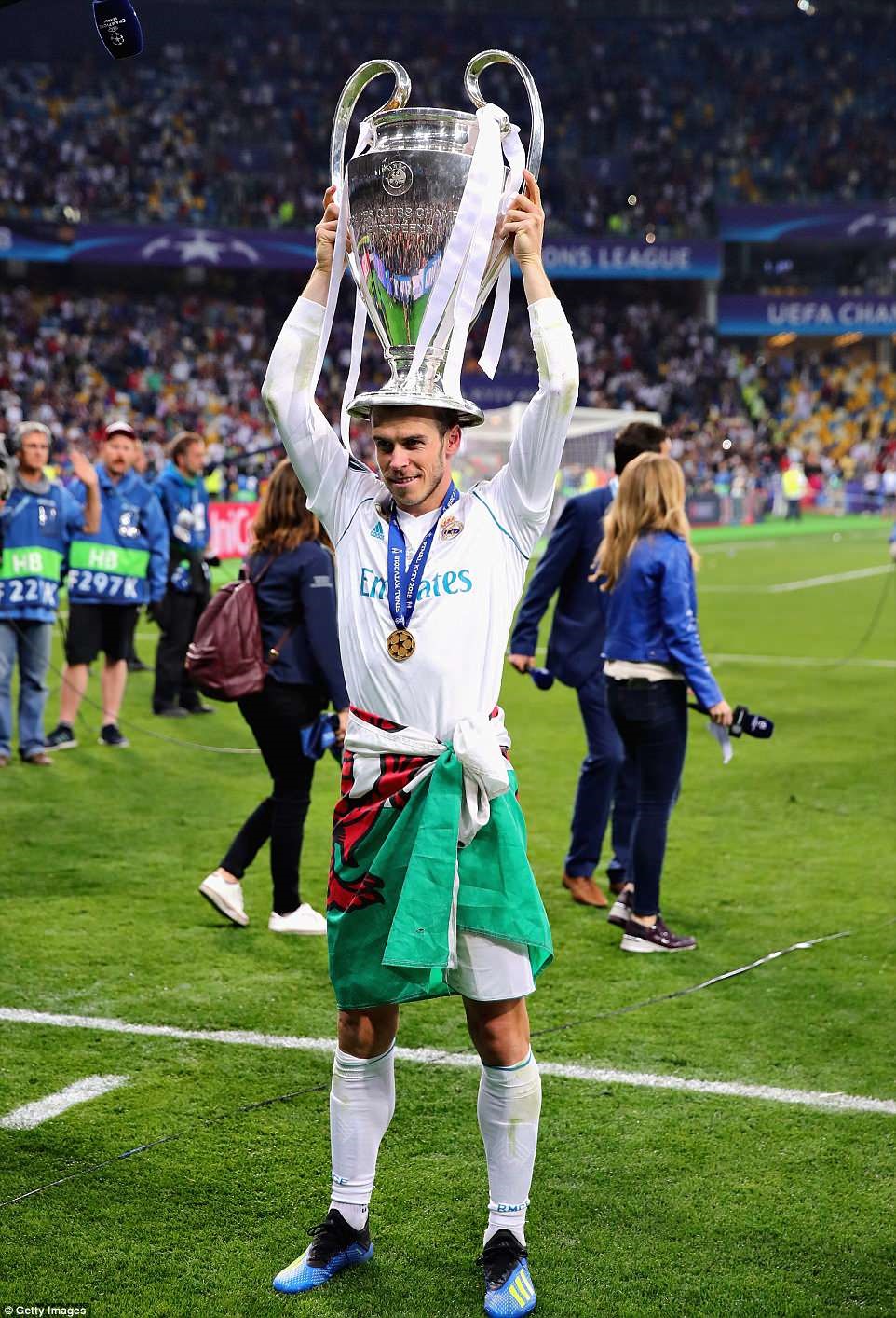 Nói gì thì nói, Bale là ngôi sao sáng nhất đêm qua. Ảnh: Getty.