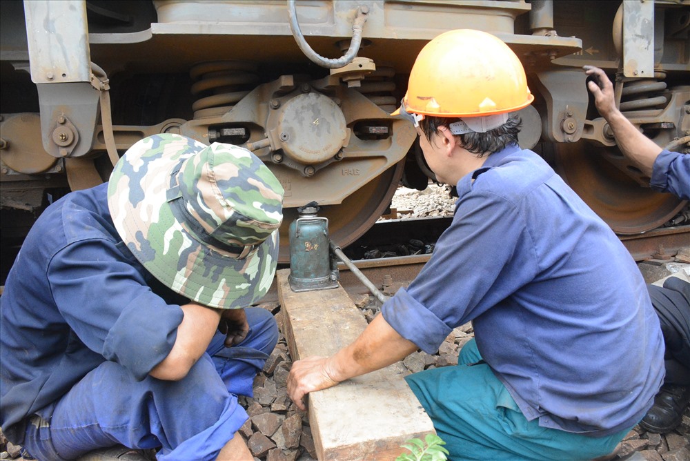 Đường ray số 1 vẫn đang trong công đoạn sửa chữa.