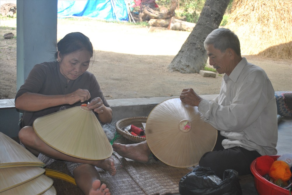 Làng nghề nón ngựa Phú Gia có tuổi đời hơn 300 năm.