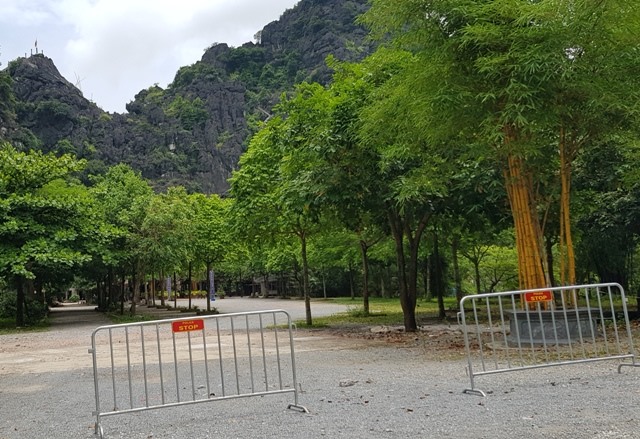 Mọi hoạt động kinh doanh, du lịch tại Khu vực Tràng An cổ của Cty cổ phần du lịch Tràng An đã bị đóng cửa từ nhiều tháng nay. Ảnh: NT