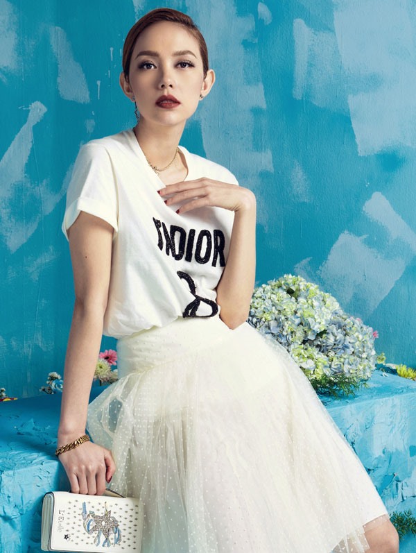 Minh Hằng gây tranh cãi khi là HLV “The Face 2018“.