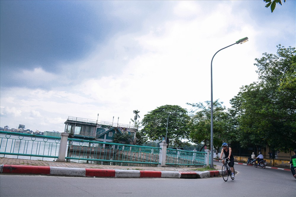Với tính cơ động cao, ít tốn kém lại không gây ô nhiễm môi trường, xe đạp được nhiều người lựa chọn để thư giãn và rèn luyện sức khỏe.