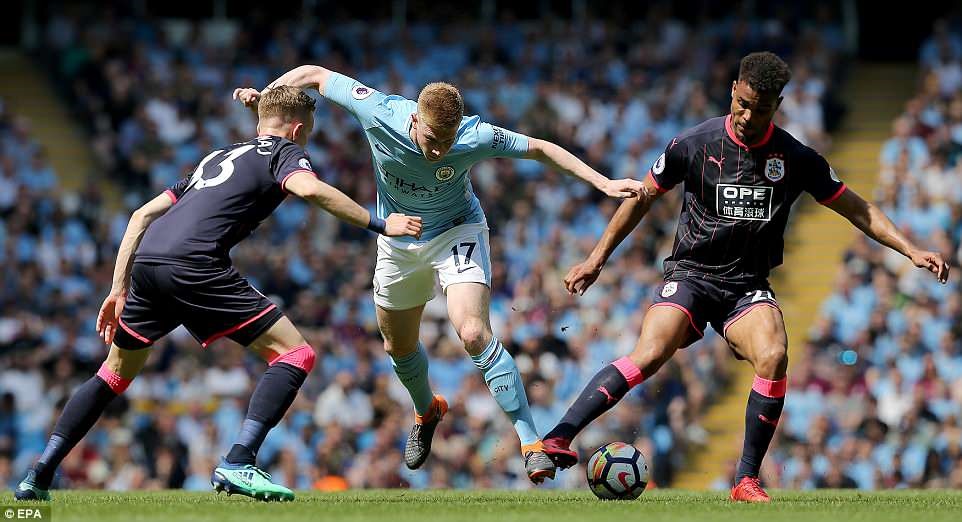 Kevin De Bruyne bất lực trong việc tạo ra sự khác biệt cho hàng công Man City. Ảnh: EPA.