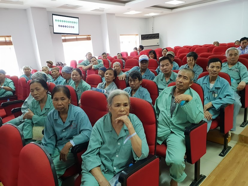 Các bệnh nhân ung thư tại buổi hội thảo về trí tuệ nhân tạo (Ảnh: T.L)