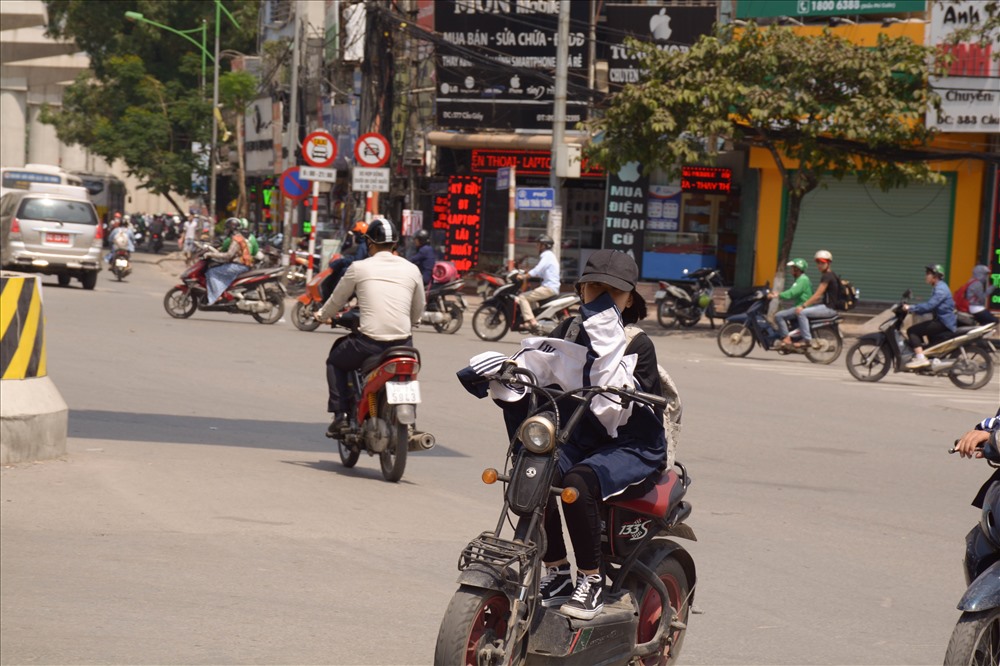 Theo dự báo của Trung tâm Khí tượng thủy văn Trung ương, chiều tối trời mưa rào.