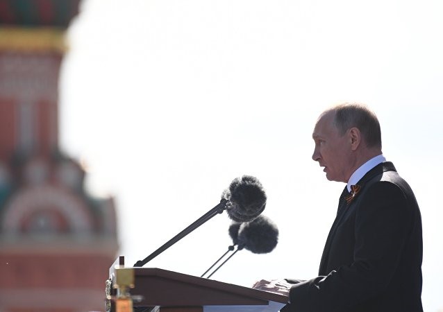 Tổng thống Putin phát biểu tại Lễ duyệt binh ngày 9.5. Ảnh: Sputnik