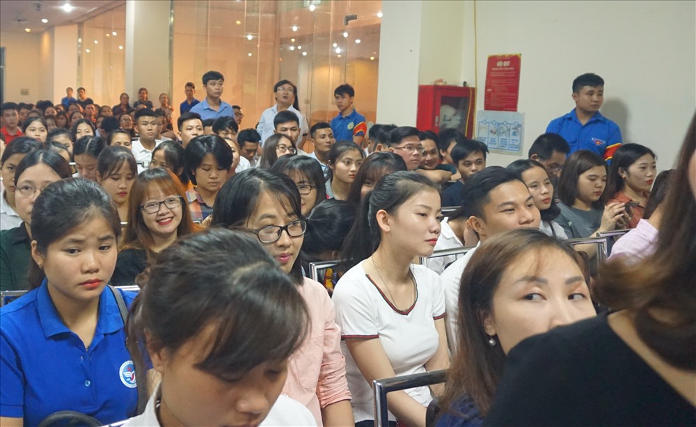 Sinh viên hào hứng với các ý tưởng khởi nghiệp sáng tạo. Ảnh: PV