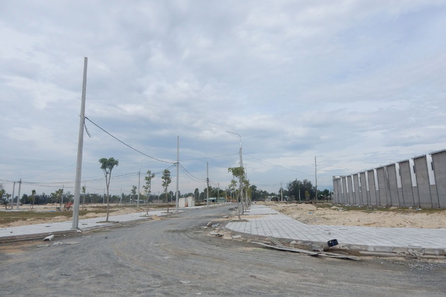 Dự án đô thị tại Điện Ngọc, Điện Bàn được rao bán sôi động, giá trên 1 tỉ đồng/nền 100m2 nhưng toàn đất trống.