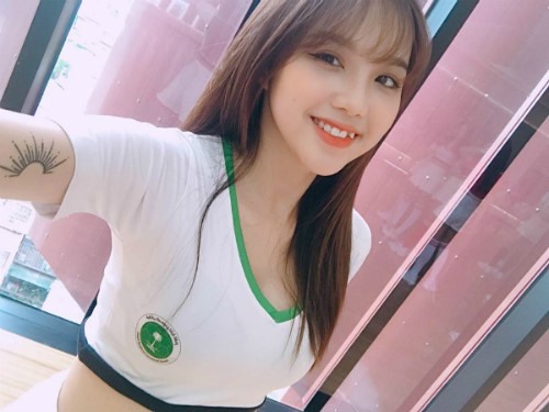 Dàn hot girl cổ vũ World Cup tưng bừng trước giờ G - ảnh 7 Dàn hot girl cổ vũ World Cup tưng bừng trước giờ G - ảnh 7