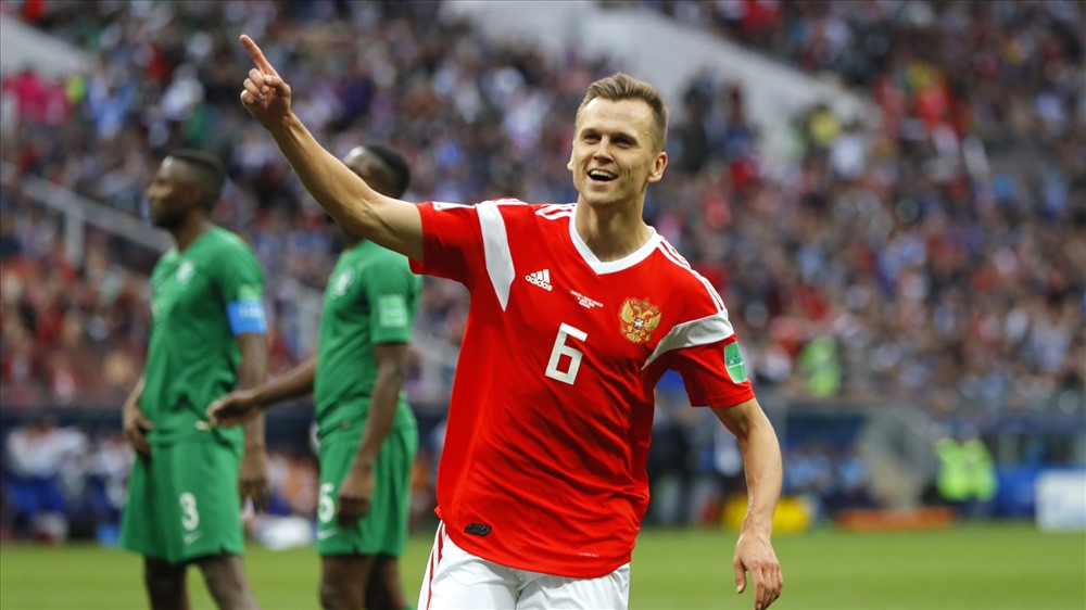 Chủ nhà Nga thắng đậm Saudi Arabia 5-0 trận khai mạc