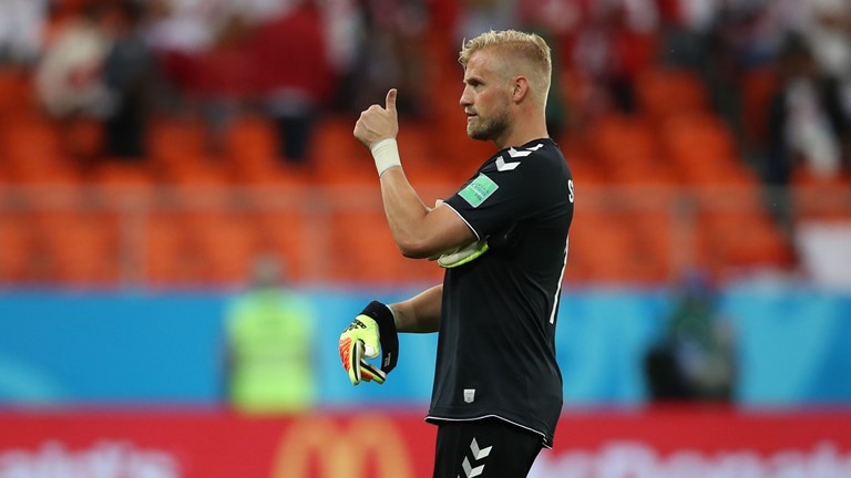 Đan Mạch không thủng lưới nhờ Kasper Schmeichel quá hay