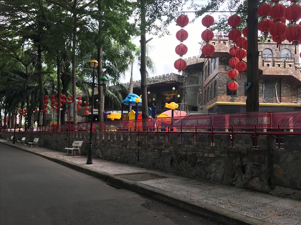 Nhà hàng cà phê trong công viên Bình Phú, Q.6.