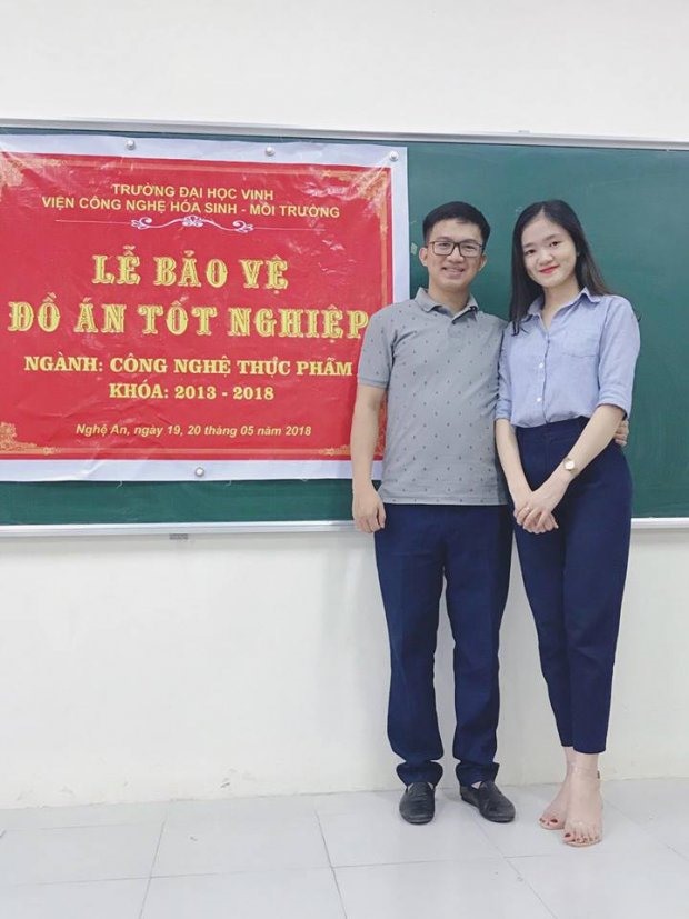 Duyên chia sẻ, cô và bạn trai Thái Dũng, Phó bí thư Đoàn trường ĐH Vinh đã yêu được 2 năm