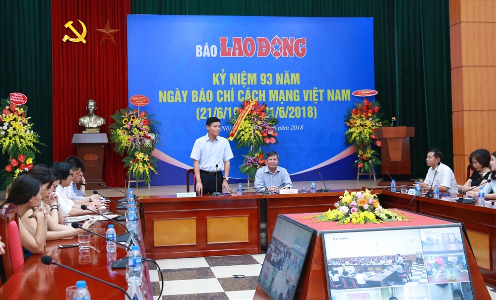Ủy viên Đoàn Chủ tịch Tổng LĐLĐVN, Tổng Biên tập Báo Lao Động thay mặt tập thể CBPVNV cám ơn sự quan tâm của lãnh đạo Tổng LĐLĐVN với Báo Lao Động. Ảnh: Hải Nguyễn