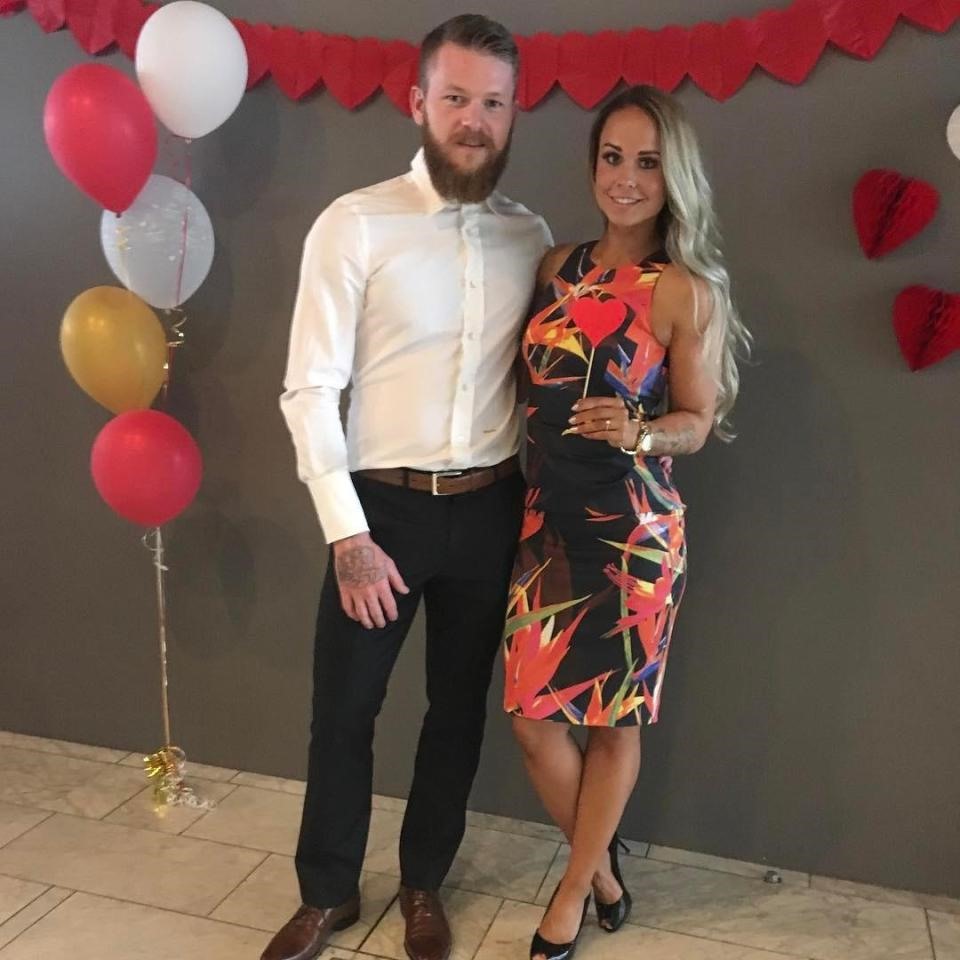 Vợ chồng Aron Gunnarsson