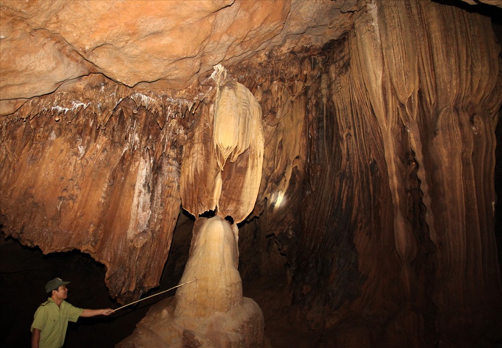 Hang động Tà Puồng và Prai có nhiều khối thách nhũ đẹp. Ảnh: Hưng Thơ.
