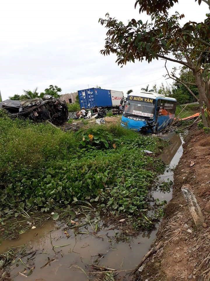 Vụ tai nạn khiến 2 người tử vong và nhiều người khác bị thương. Ảnh: CTV