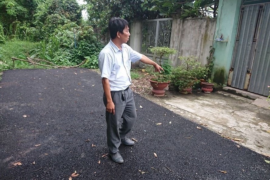 Ông Bùi Hoàng Anh tố bị công an còng tay vì không xin phép khi làm đường giúp dân.