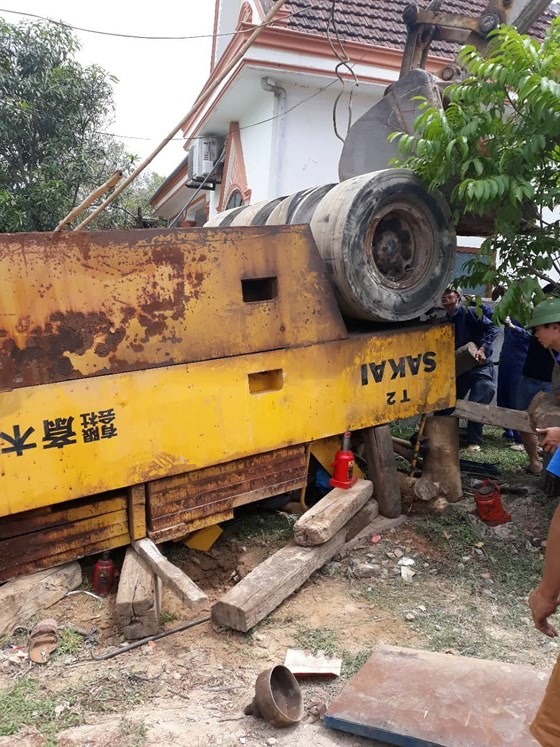 Mặc dù đã cố gắng rất nhiều nhưng lái xe vẫn không qua khỏi