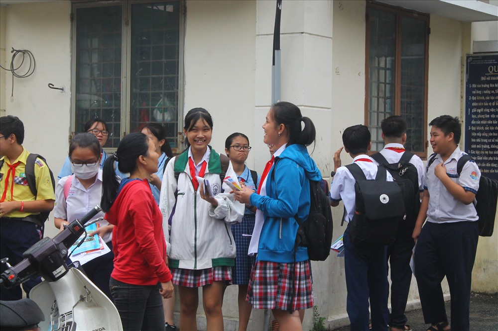 Nhiều thí sinh vui mừng vì đề thi “dễ thở”