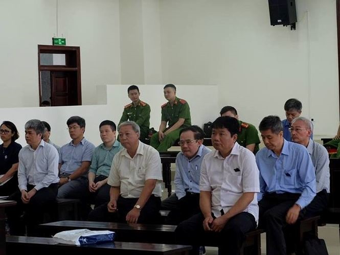 Các bị cáo tại phiên tòa.