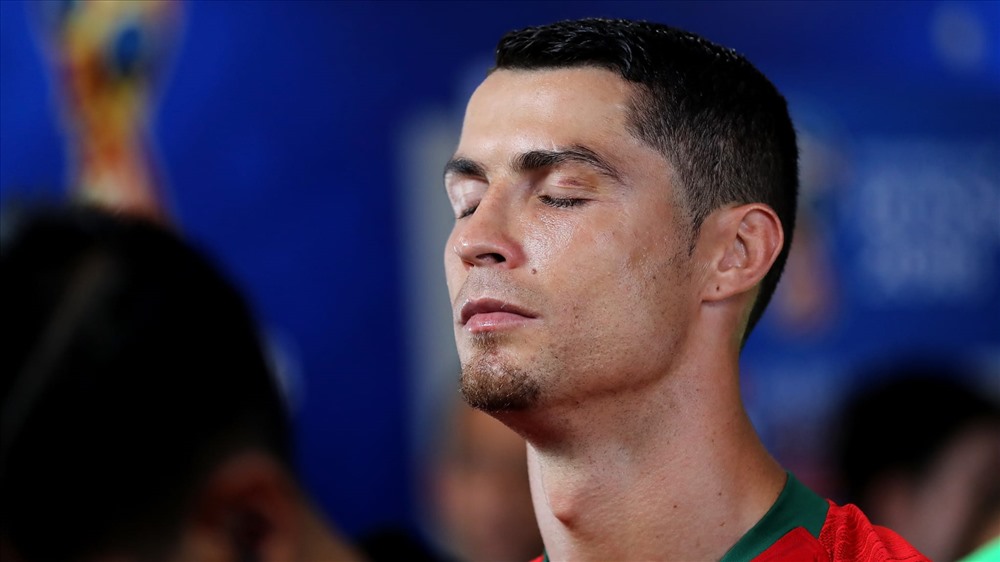 Cận cảnh chòm râu của Ronald. Ảnh: FIFA