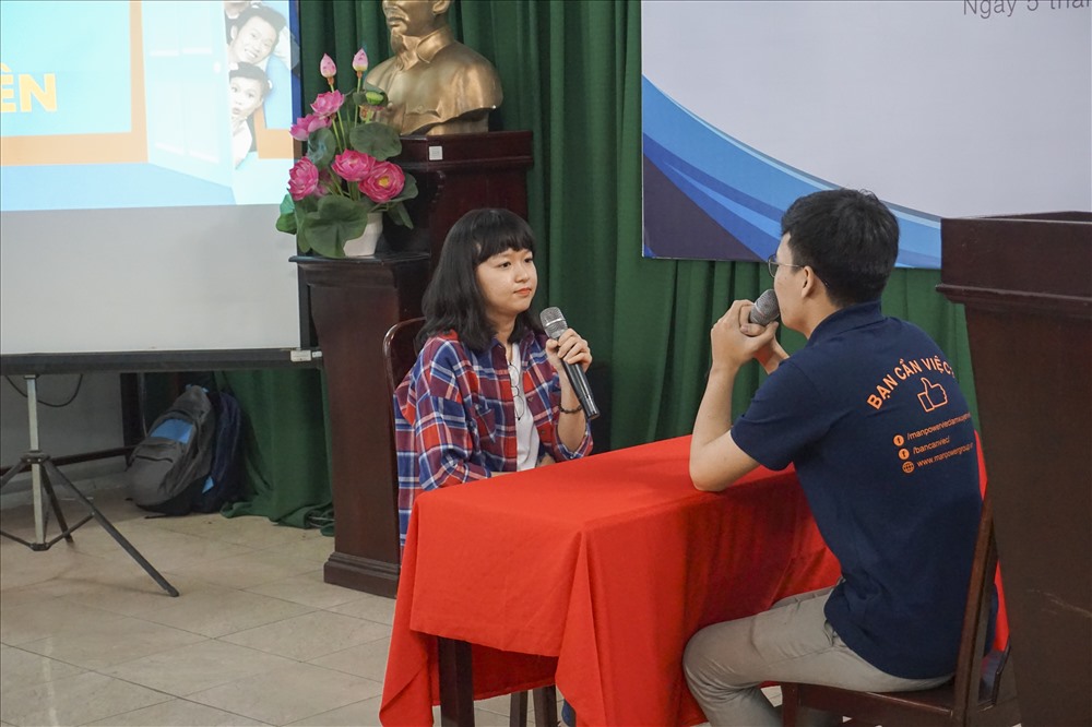 Sinh viên trải nghiệm phỏng vấn xin việc