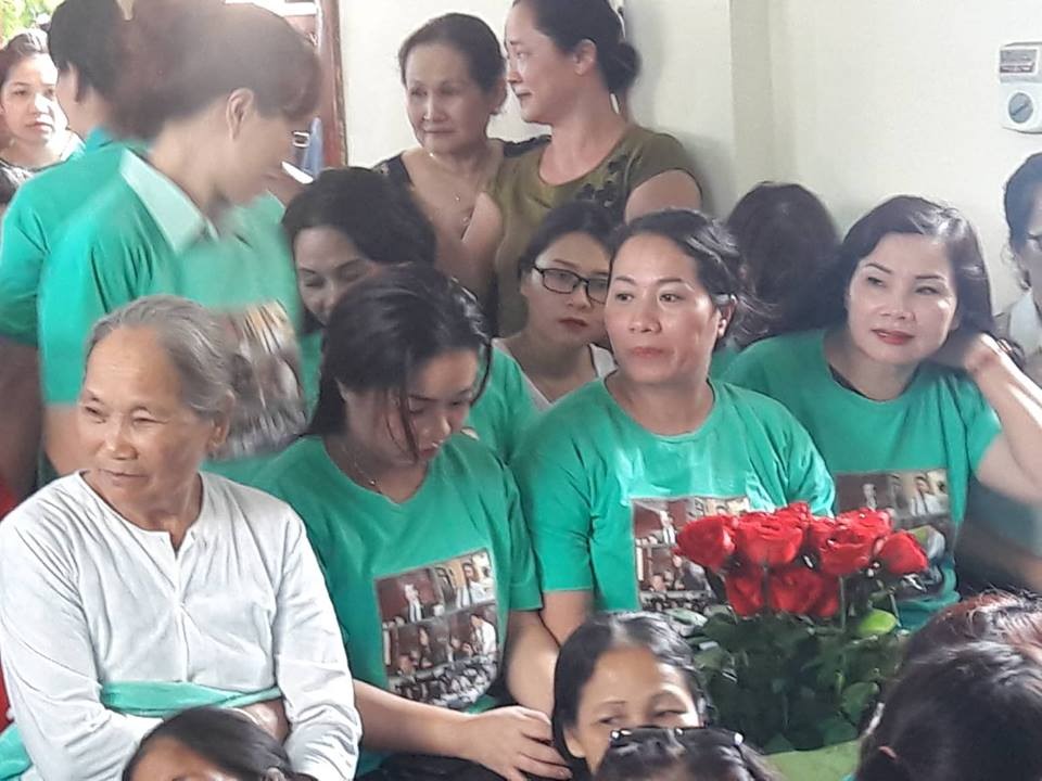 Một màu xanh tại ngày tuyên án sơ thẩm vụ tai biến chạy thận - ảnh 6 Một màu xanh tại ngày tuyên án sơ thẩm vụ tai biến chạy thận - ảnh 6