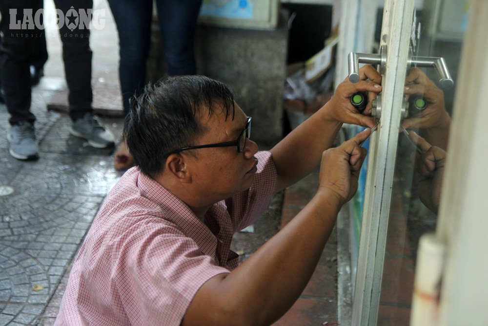 Và tiến hành phá khóa.