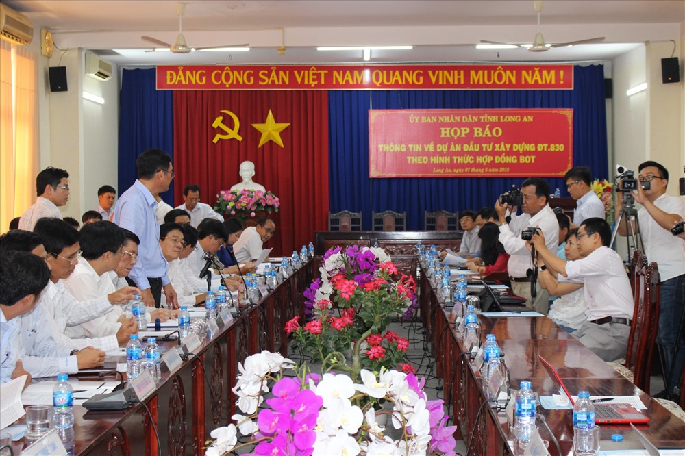 Quang cảnh họp báo.