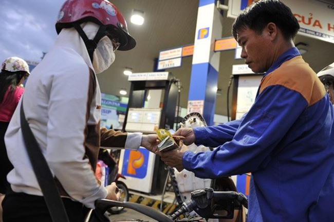 Giữ nguyên các mặt hàng xăng dầu.