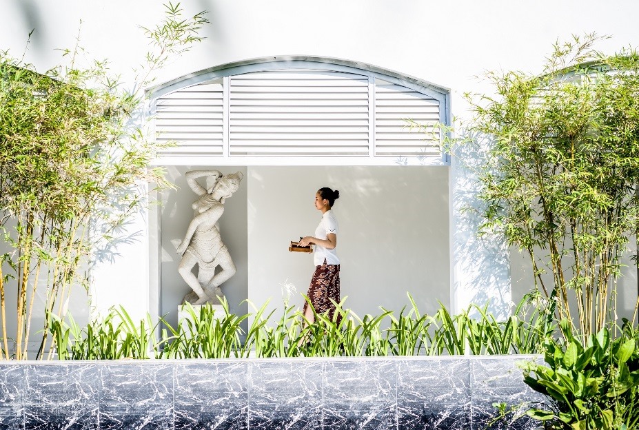 Vinpearl là thương hiệu gắn liền với chuỗi dịch vụ hoàn hảo, đạt chuẩn 5 sao đẳng cấp quốc tế, mang tới cho du khách những kỳ nghỉ thảnh thơi; trọn vẹn
