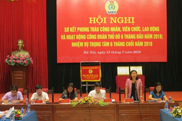 Bà Nguyễn Thị Tuyến - Ủy viên Đoàn Chủ tịch Tổng LĐLĐVN, Chủ tịch LĐLĐ TP. Hà Nội phát biểu tại hội nghị. Ảnh: Xuân Trường