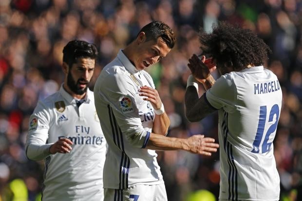 Cặp đôi này thân nhau đến nỗi, người hâm mộ tin rằng, CR7 không thể sống thiếu Marcelo và ngược lại. Trước đó, Juventus cũng đã có ý định đưa Marcelo về sân Juventus Arena để tái ngộ với Cristiano Ronaldo. Tuy nhiên, báo chí Tây Ban Nha cho biết Real Madrid sẽ không để cầu thủ trụ cột của mình ra đi.