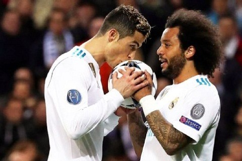 Marcelo là một trong số rất ít cầu thủ Ronaldo kết thân cả trong lẫn ngoài sân cỏ. Tình bạn giữa cặp đôi này nảy nở từ năm 2009, khi Ronaldo vừa chân ướt chân ráo tới Real. Do cùng nói tiếng Bồ Đào Nha nên Marcelo đã giúp CR7 làm quen với mọi thứ tại Madrid một cách nhanh nhất.
