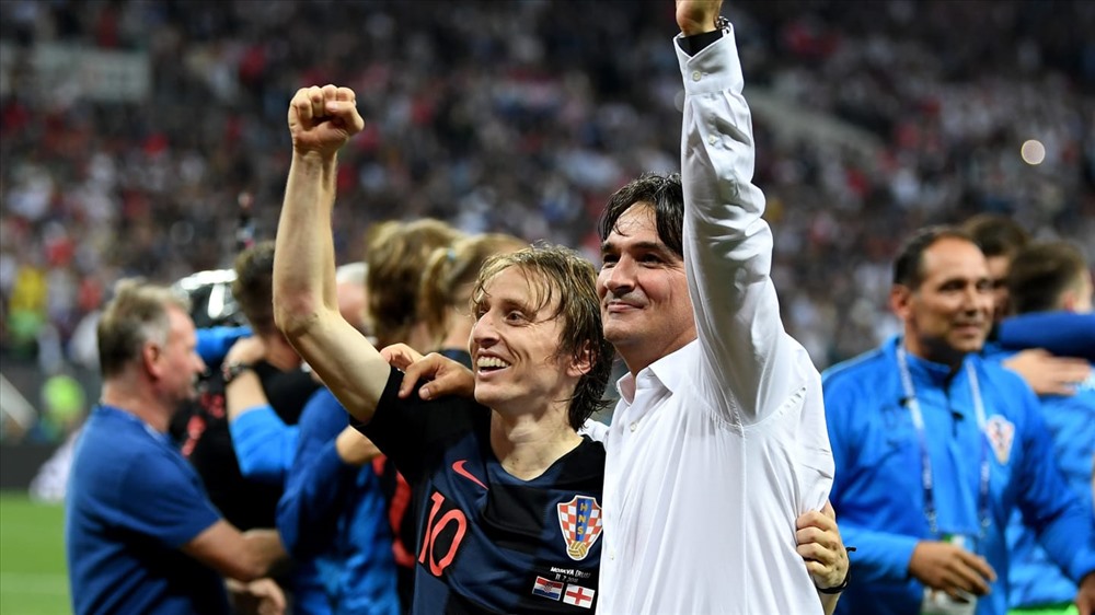 Messi và Ronaldo không thể tận hưởng niềm vui như Modric. Ảnh: FIFA.
