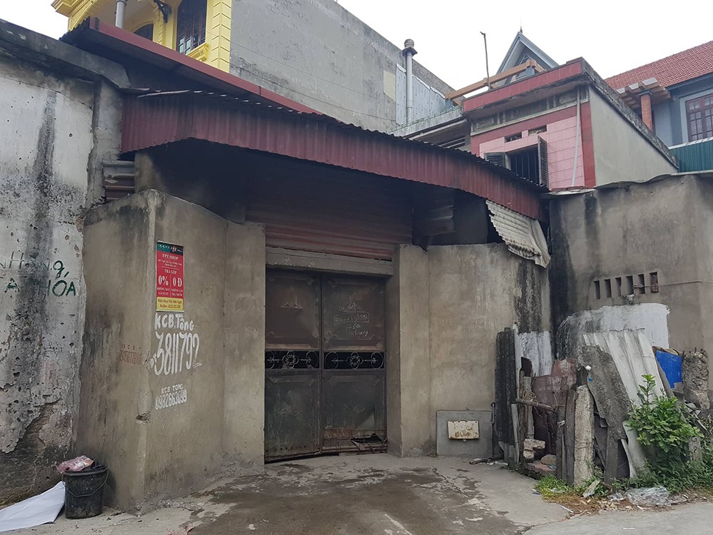 Ngôi nhà chật chội nơi gia đình chị N. đang sinh sống.