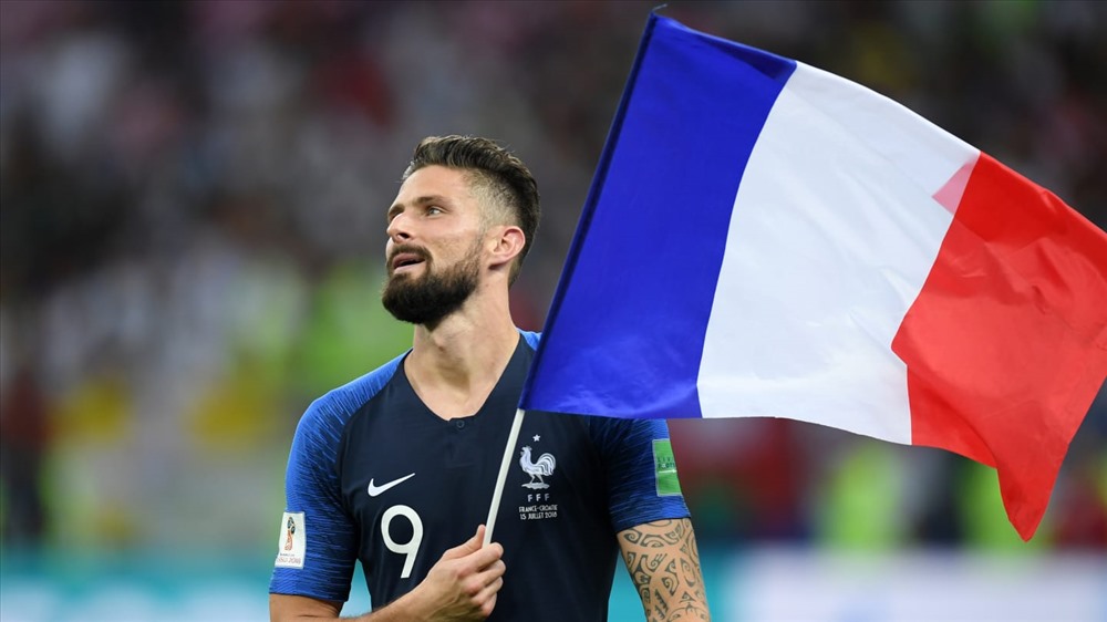 Cũng như Giroud, tại World Cup 1998, tiền đạo số 9 Stephane Guivarch của họ cũng “tịt ngòi” và sau đó ĐT Pháp đã vô địch World Cup.