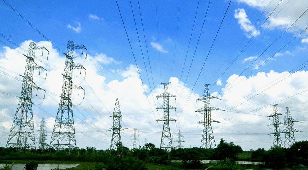 Đường dây 500kV Bắc-Nam. Ảnh: Báo Quảng Ngãi.