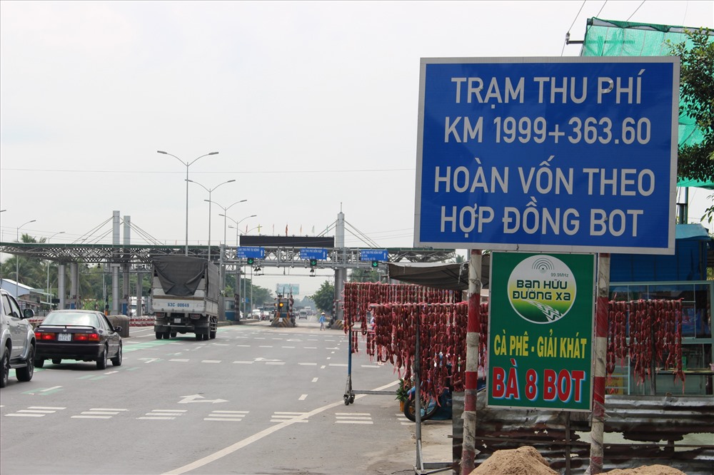Biển chỉ dẫn trên QL1A.