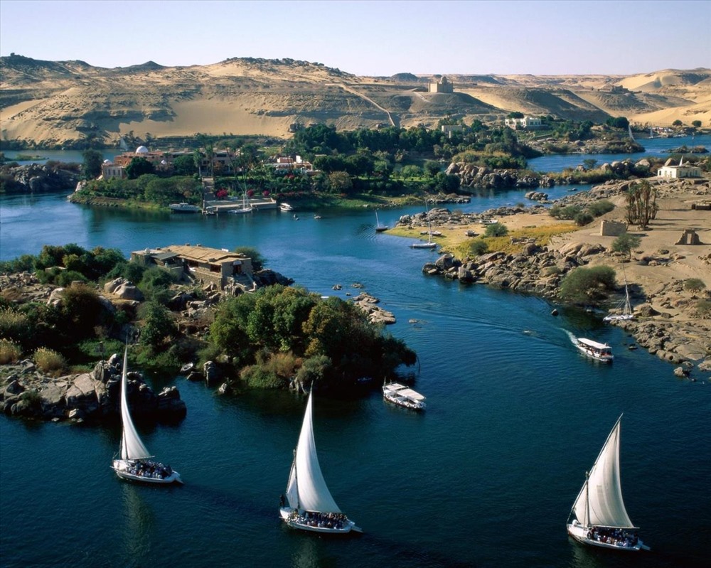 Người Ai Cập cổ đại luôn coi sông Nile như một vị thần linh thiêng. Ảnh: Vietravel