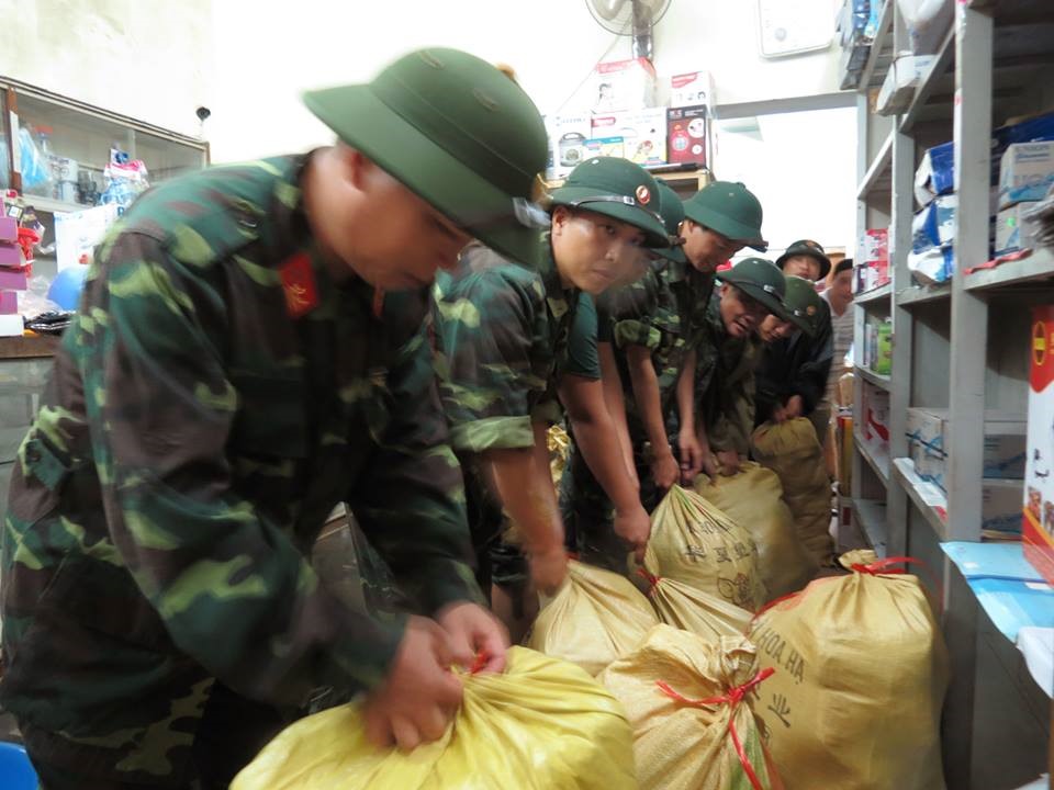 Hiện nay, Lữ đoàn 147 đang điều 2 xe thiết giáp lội nước vào hỗ trợ địa phương cứu trợ khi cần thiết.