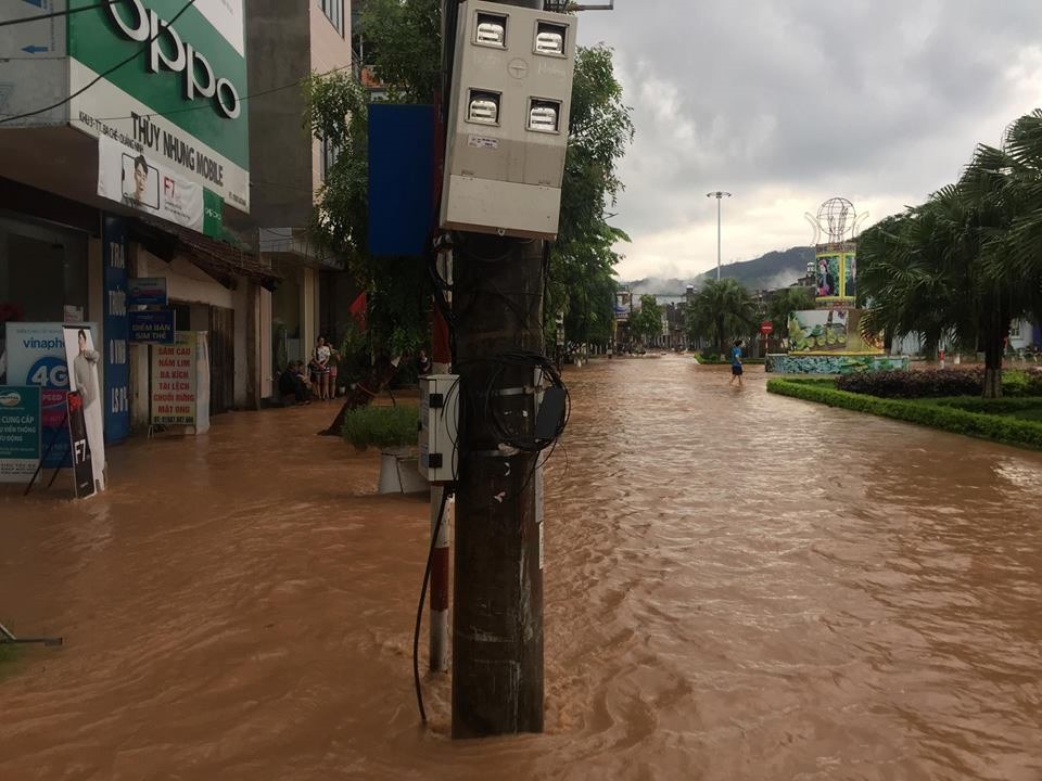 Nhiều nơi trong khu vực trung tâm thị trấn bị ngập.