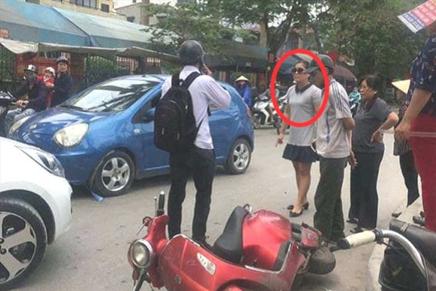 Bà Trang buông lời khiếm nhã sau va chạm giao thông. Ảnh cắt từ Clip