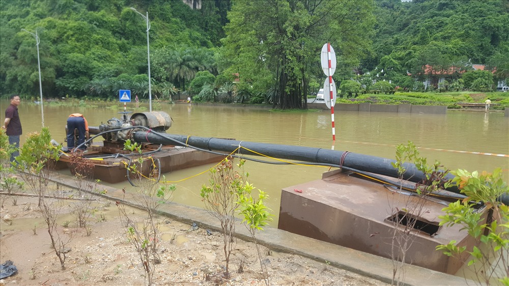 Bơm có công suất lên tới 500m3/giờ (được chuyển từ khai trường của công ty TNHH MTV Than Khe Sim, Tổng công ty Đông Bắc).