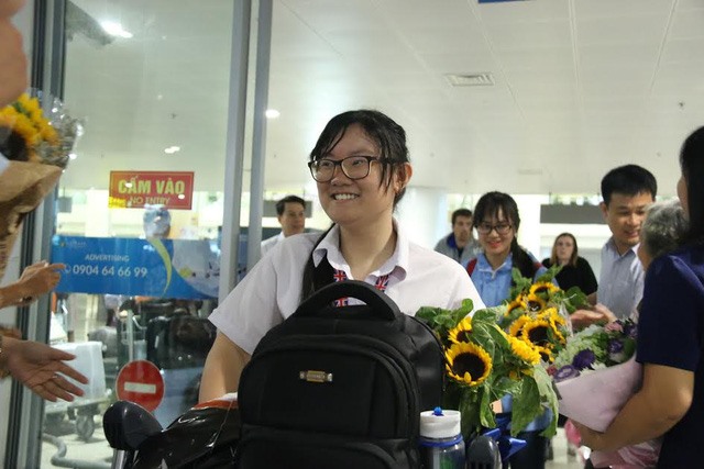 Cô gái “vàng” Nguyễn Phương Thảo - lớp 12, THPT Chuyên Khoa học Tự nhiên - Đại học Quốc gia Hà Nội. Ảnh: Thanh Hùng