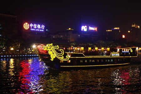 Vẻ đẹp ban đêm của sông Châu Giang. Ảnh: dantri