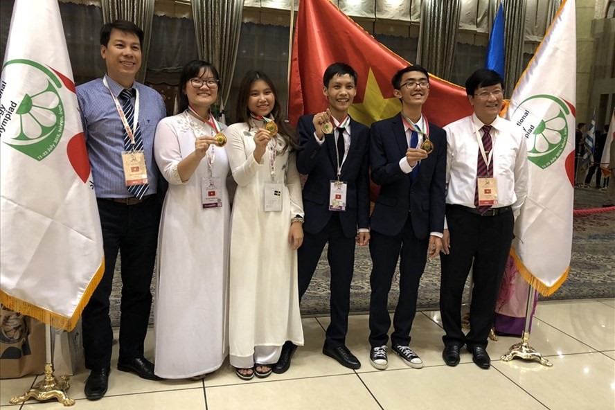 Đoàn Việt Nam tham dự Olympic Sinh học quốc tế năm 2018 lần thứ 29. Ảnh: BTC