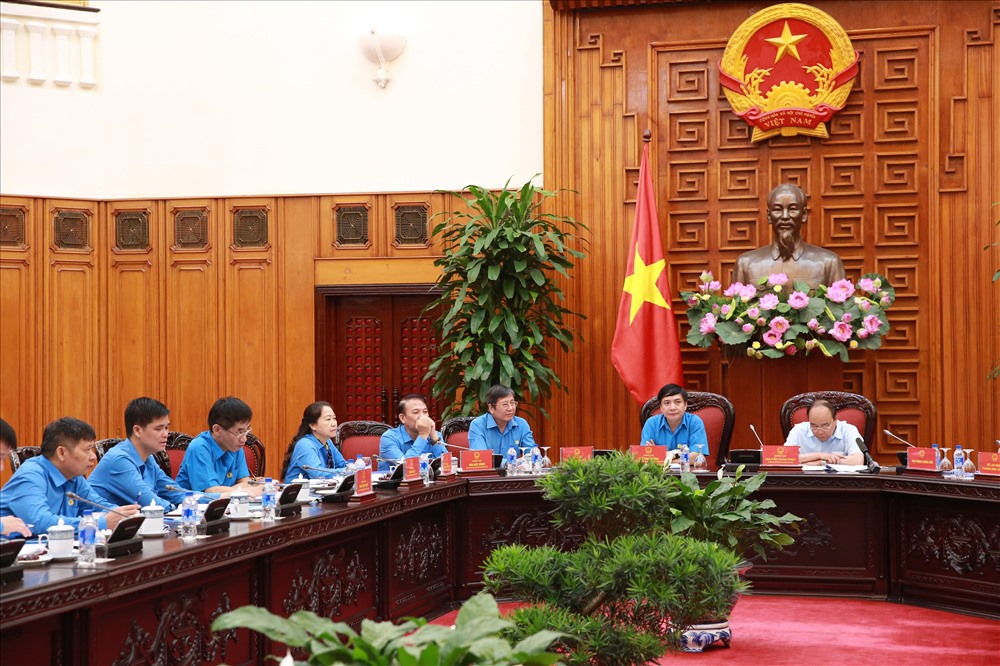 Phó Chủ tịch Thường trực Tổng LĐLĐVN Trần Thanh Hải và các Phó Chủ tịch tham dự buổi làm việc. Ảnh: Hải Nguyễn