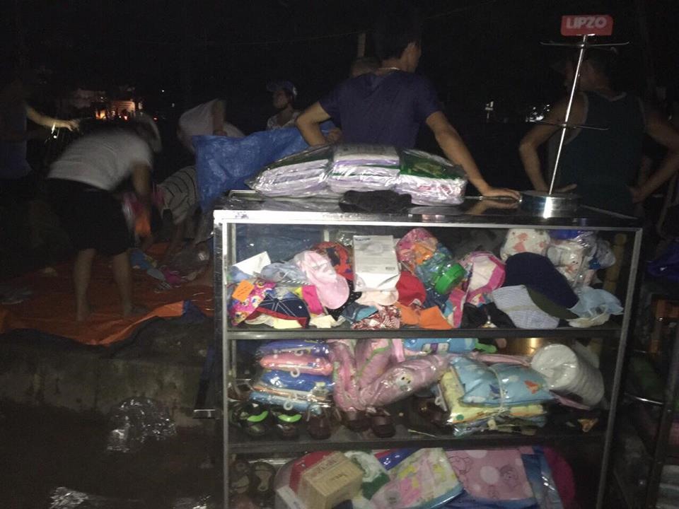Hàng hóa trong chợ bị thiêu rụi hoàn toàn.